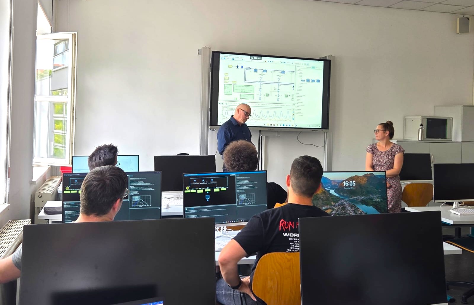 Fokus des Workshops: die Auswertung der ersten Praxis-Evaluation des neu entwickelten Lernmoduls zur „Pumpenhydraulik“